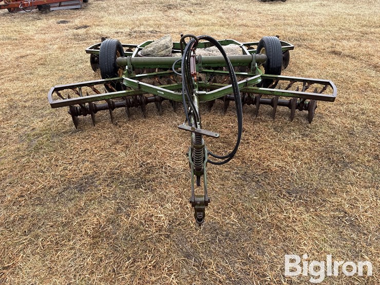 john-deere-10-image-2