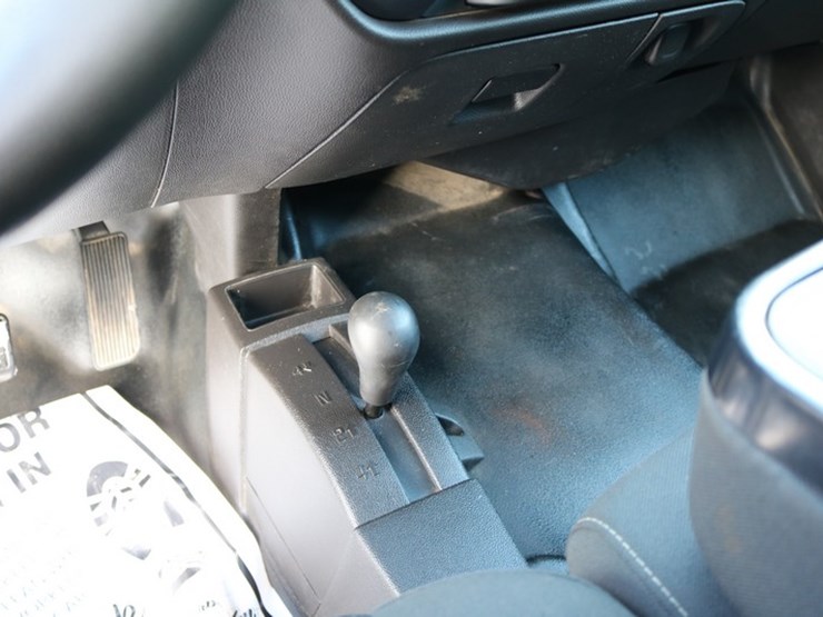 2016-chevrolet-3500-image-12