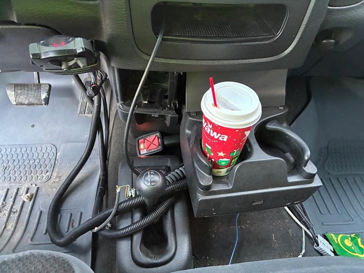 2005-dodge-2500-image-28