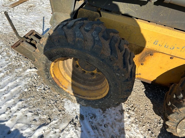 2016-volvo-mc70b-image-11