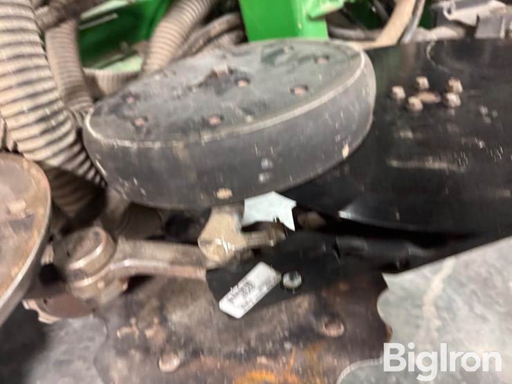 2016-john-deere-2510h-image-17