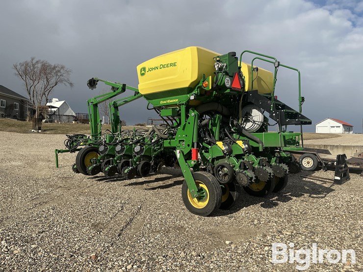 2022-john-deere-1775nt-image-7