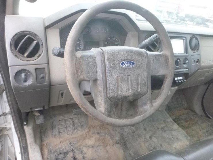 2009-ford-f550-image-17