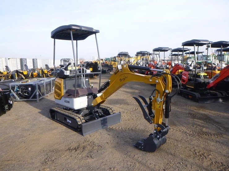 2025-agt-xz20r-hydraulic-excavator-image-2