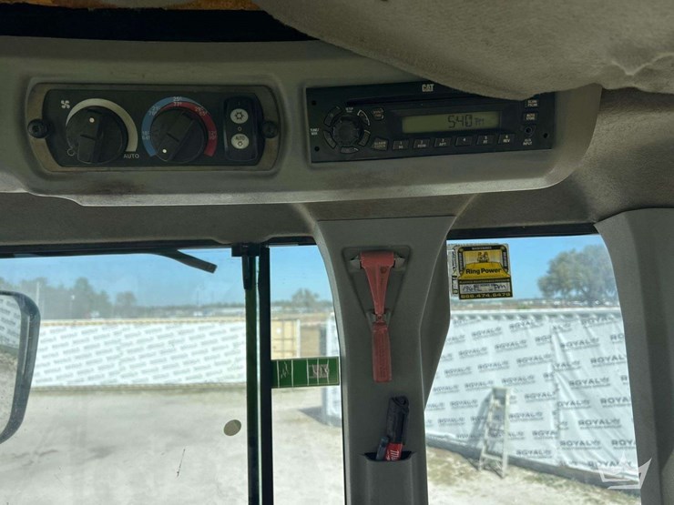 2012-caterpillar-924k-image-16