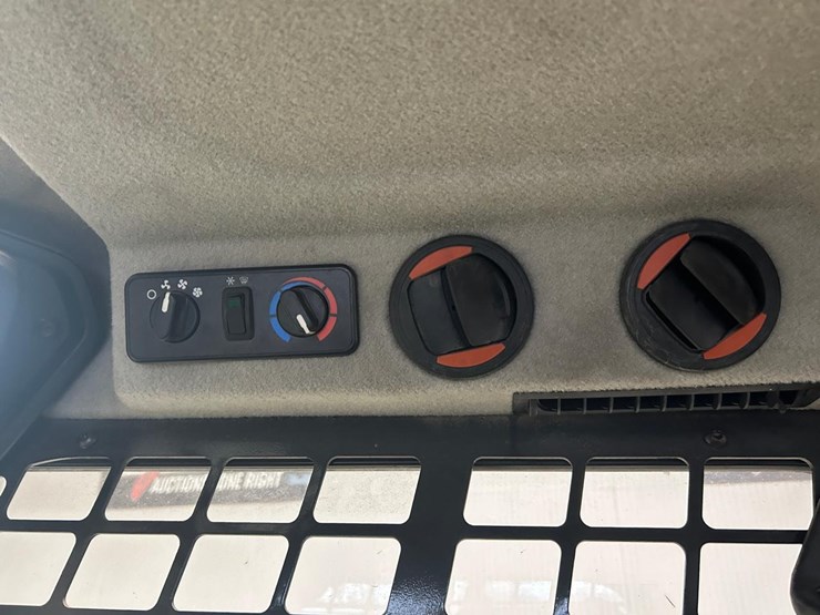 2021-bobcat-s64-image-22