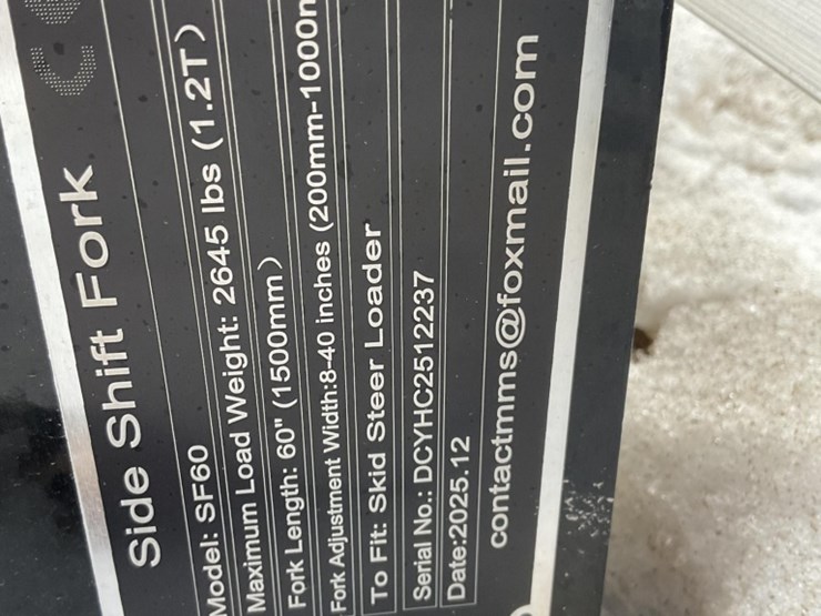 skid-steer-side-shift-fork-sf60,-2645-lbs-capacity,-60-inch-length-image-2