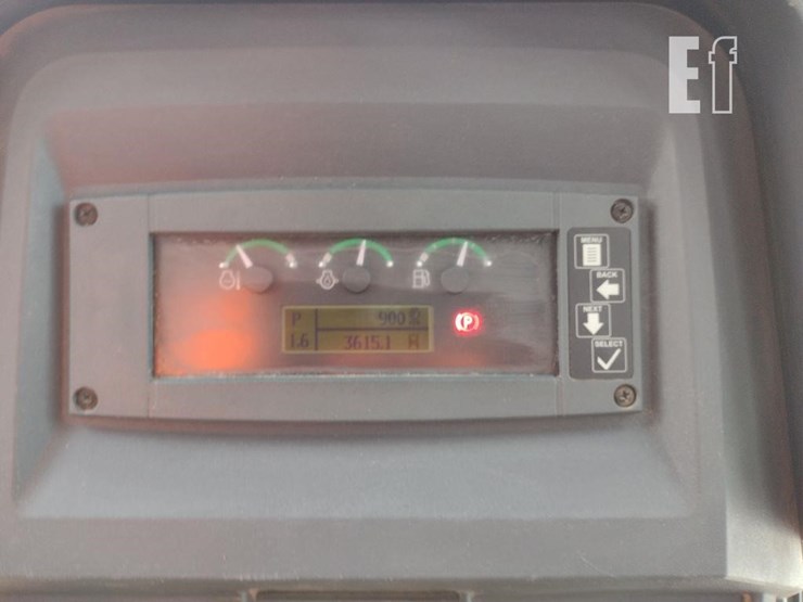 2022-deere-650k-lgp-image-7