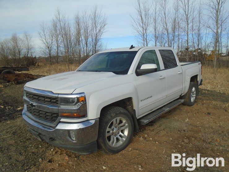 2018-chevrolet-silverado-1500-lt-image-1