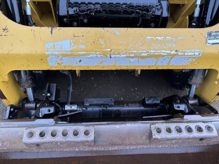 2018-caterpillar-226d-image-12