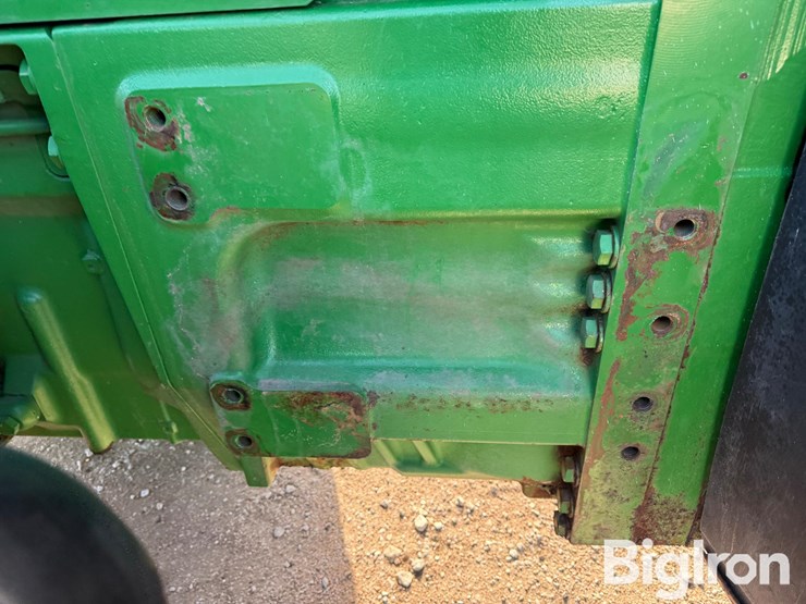 2012-john-deere-8285r-image-18