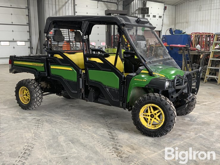 2019-john-deere-gator-image-3