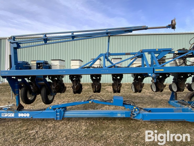 2005-kinze-3600-image-11