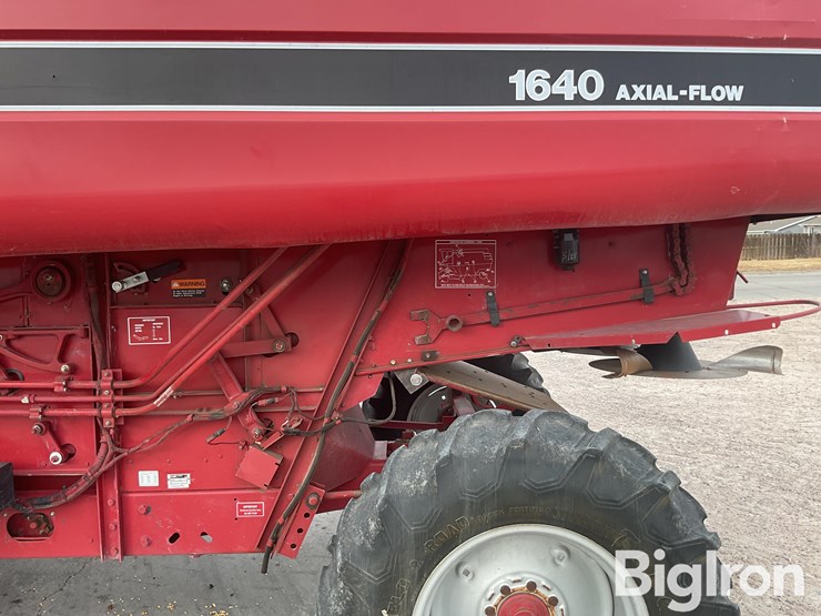 1990-case-ih-1640-image-17