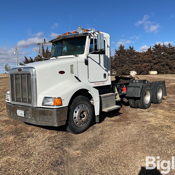 2005 PETERBILT 385