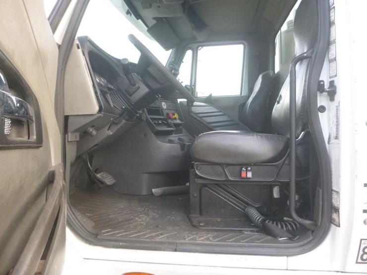 2012-international-prostar-image-11