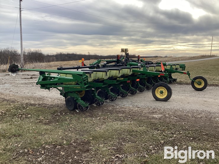 2008-john-deere-1720-image-7