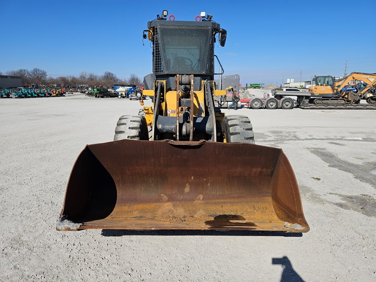 2021-deere-444p-image-2