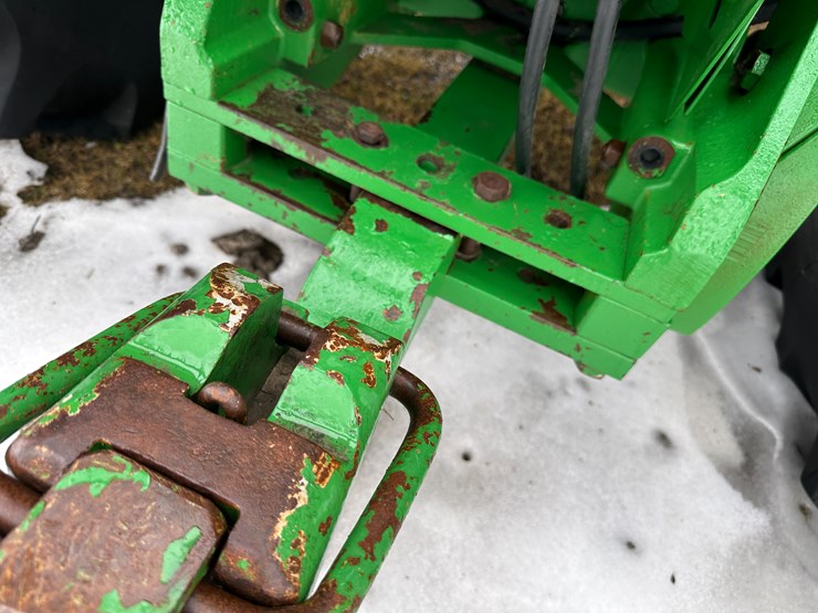 2012-john-deere-8310r-image-22