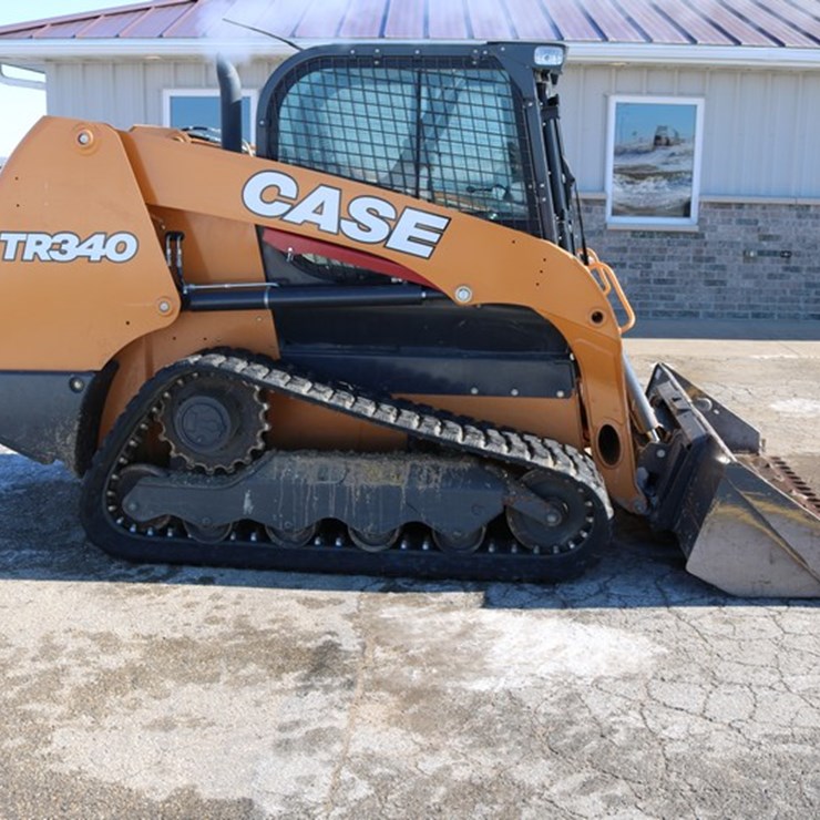 2017 CASE TR340