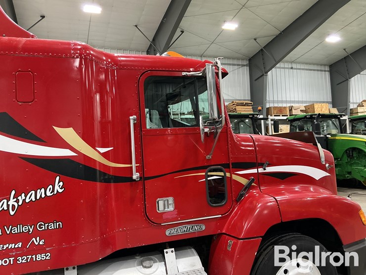 1994-freightliner-fld112-image-13