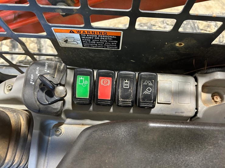 2016-kubota-svl75-2-image-26