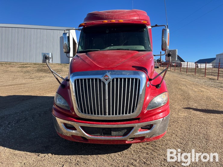 2015-international-prostar-image-2