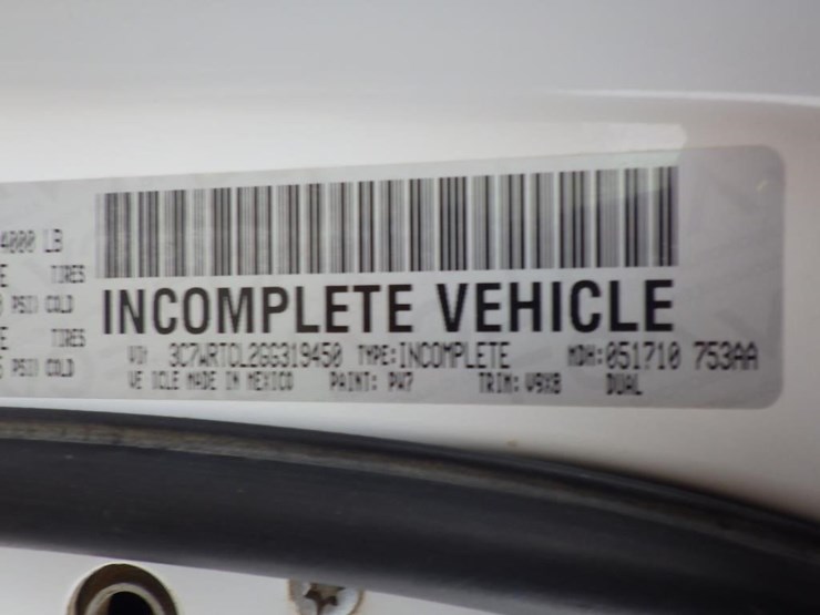 2016-dodge-3500-image-19