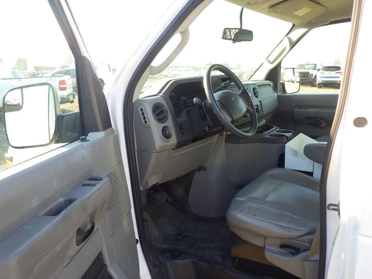 2012-ford-cargo-image-5