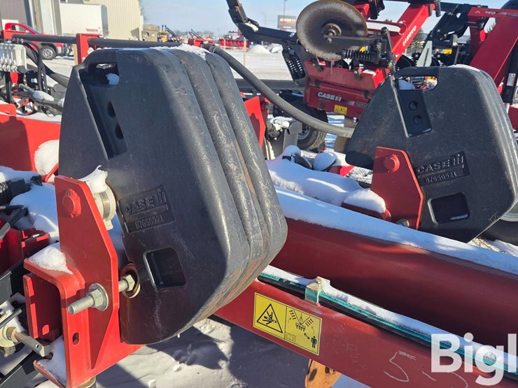 2014-case-ih-1255-image-14