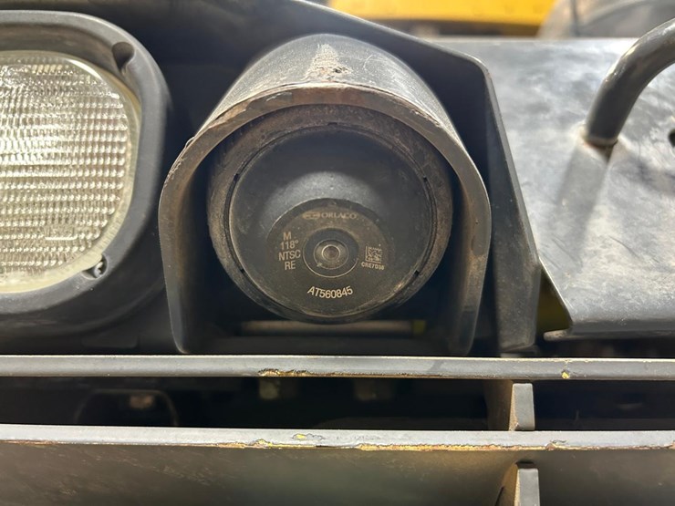 2023-deere-325g-image-16