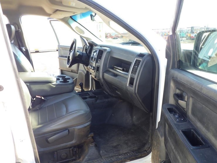 2016-dodge-2500-image-6