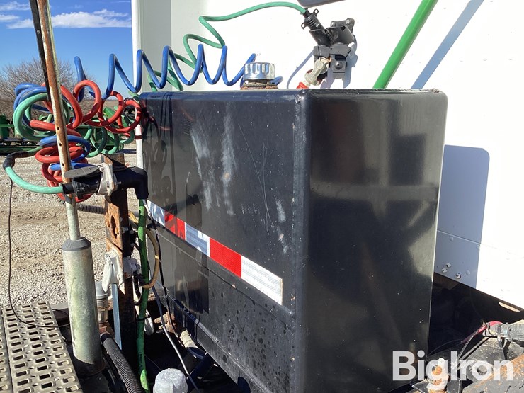 2002-freightliner-fld112-image-20