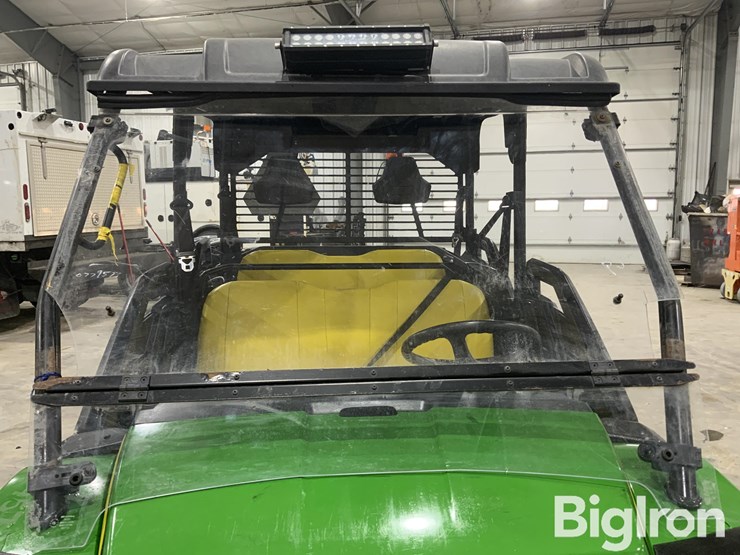 2019-john-deere-gator-image-13