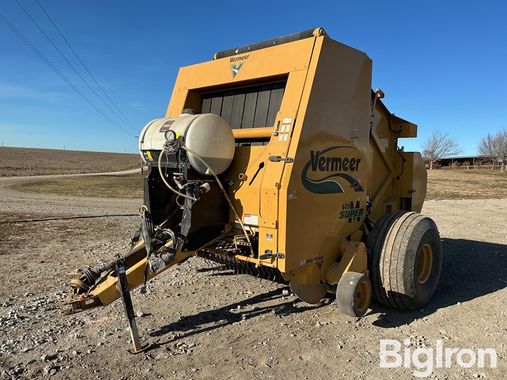 2011-vermeer-605-image-1