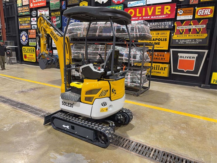 2025-sdlanch-sdle20-mini-excavator-image-3