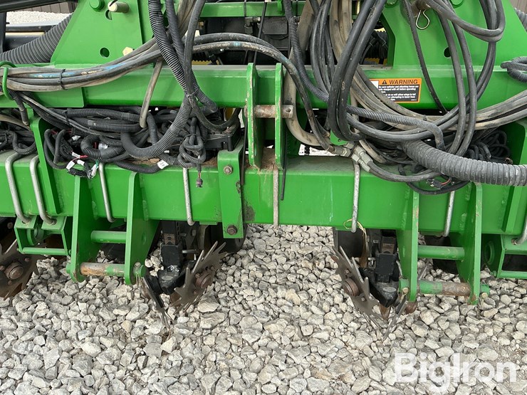 2012-john-deere-1720-image-14
