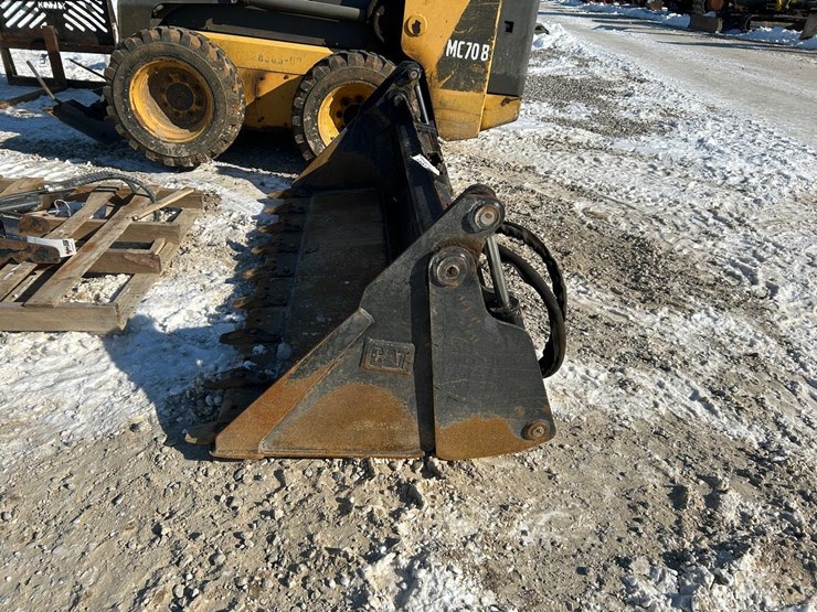 caterpillar-80-image-3