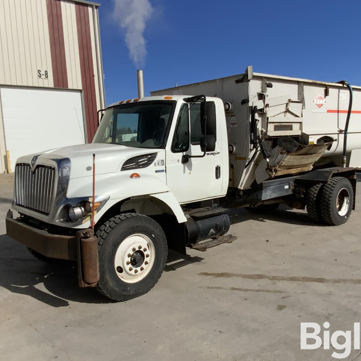 2009 INTERNATIONAL 7300