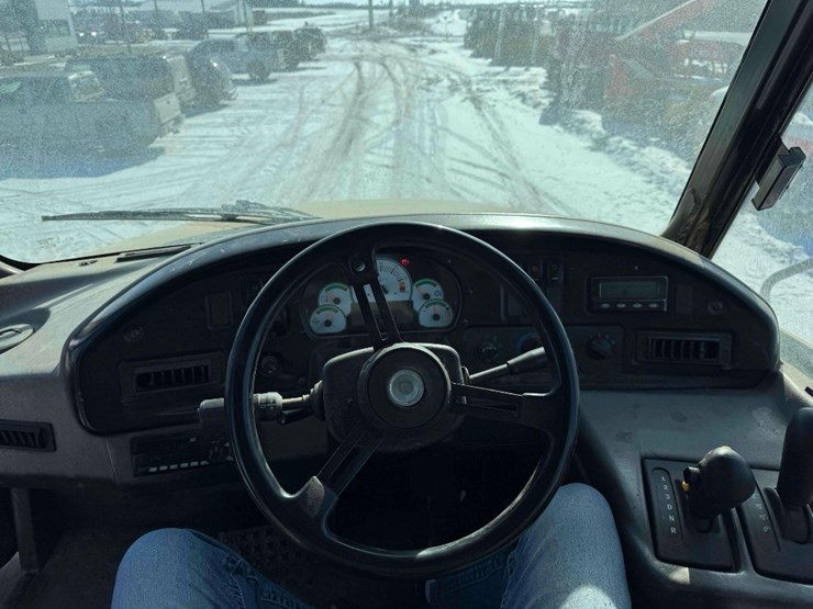 2007-caterpillar-740-image-11