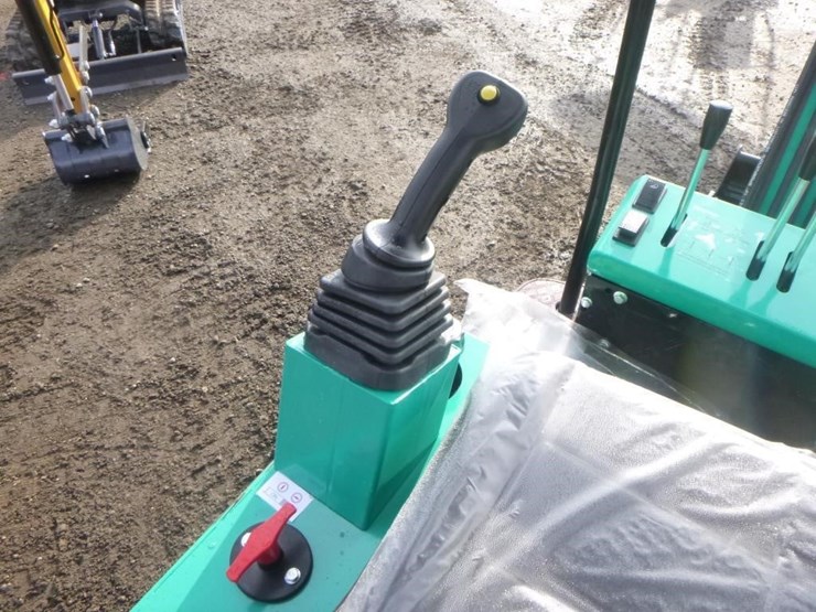 agt-mh12rx-hydraulic-excavator-image-22