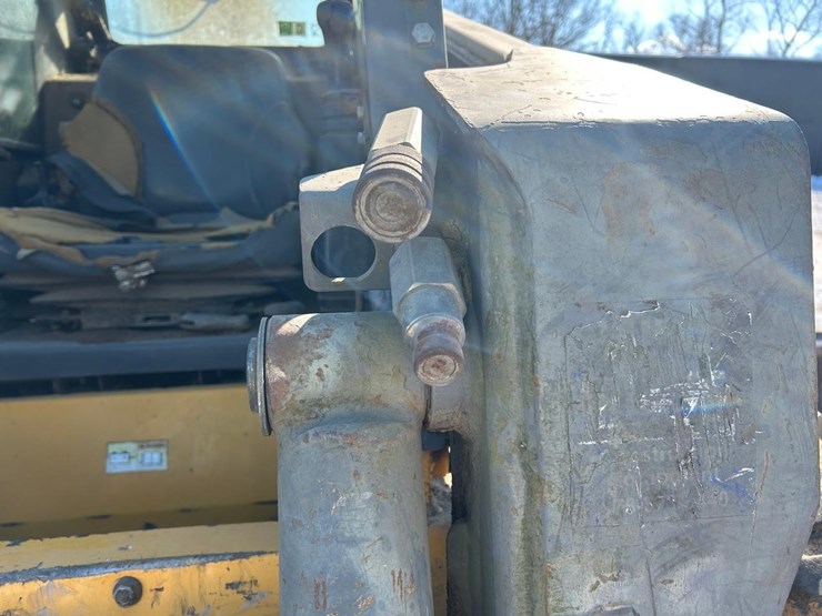 2016-volvo-mc70b-image-9