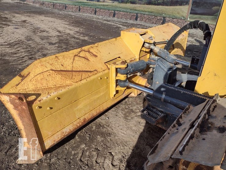 2021-deere-650k-lgp-image-22