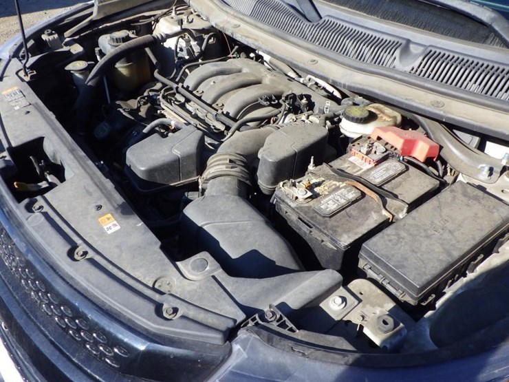 2014-ford-explorer-image-9