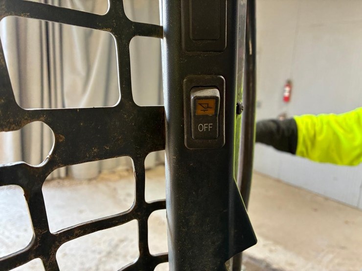 2020-bobcat-t770-image-25