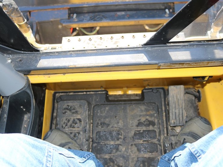 2023-new-holland-c362-image-10