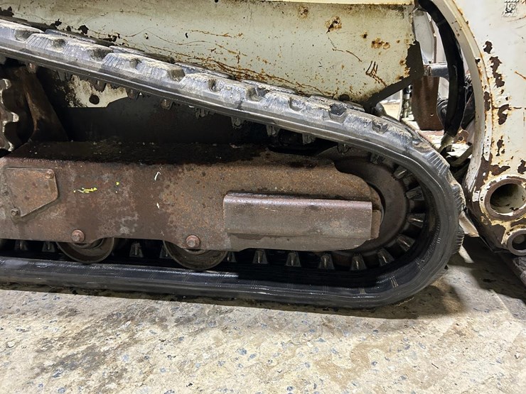 2016-bobcat-t450-image-14