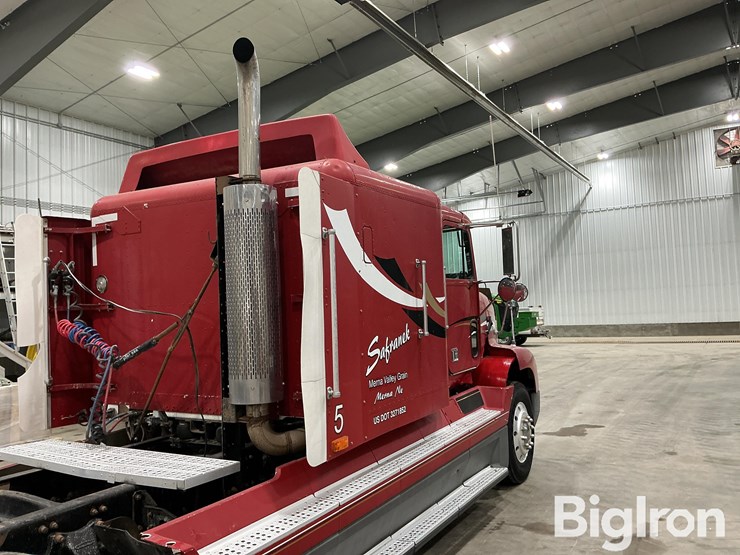 1995-freightliner-fld112-image-17