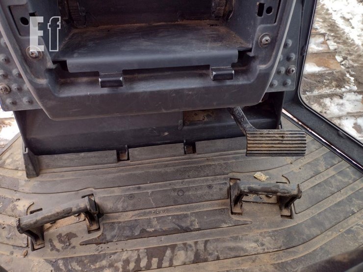 2022-deere-650k-lgp-image-8