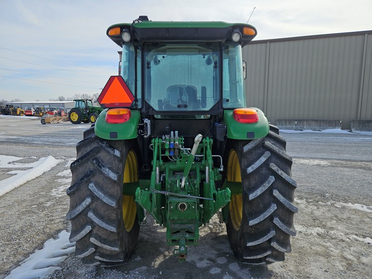 2022-john-deere-6135e-image-7